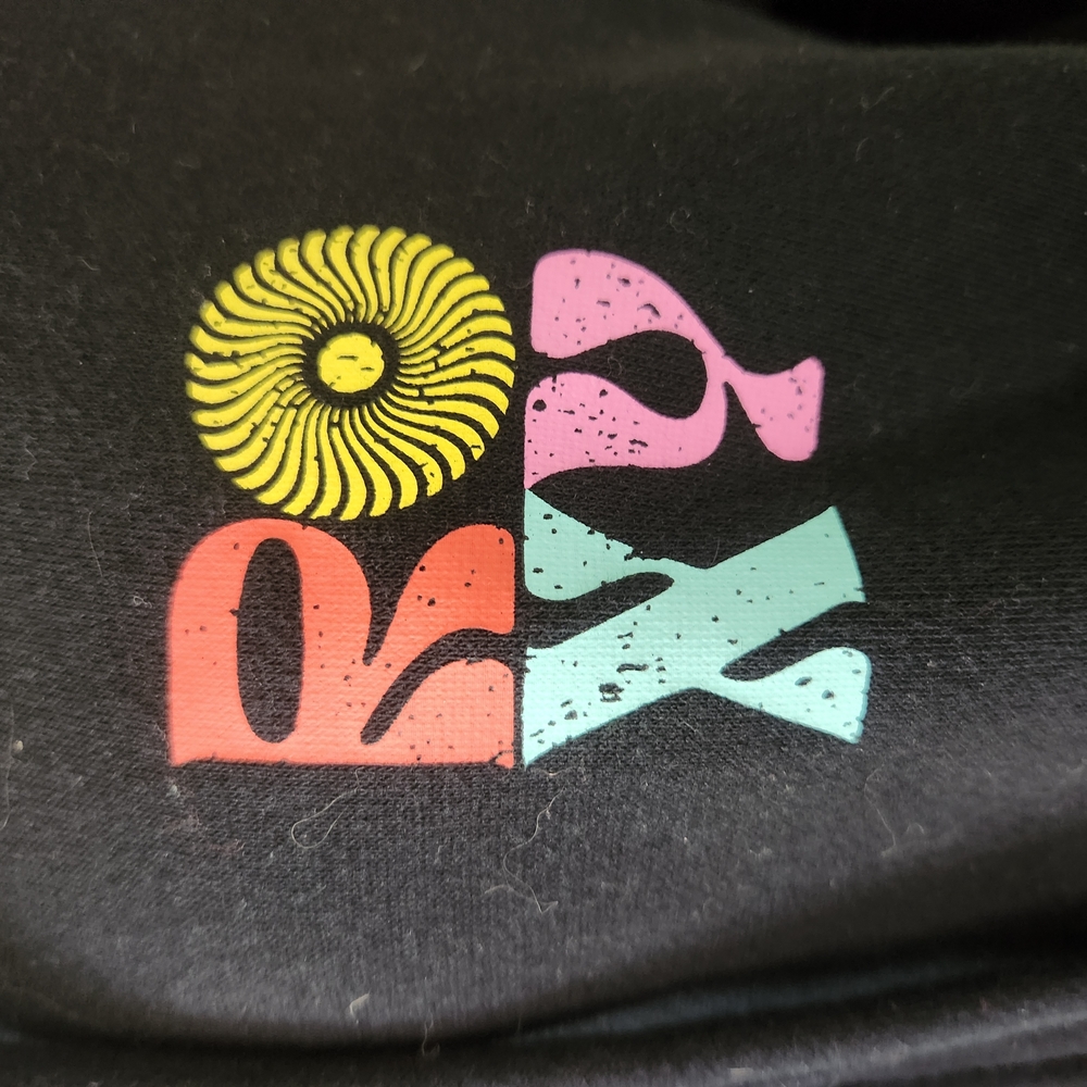 Colorful Graphic Black Roxy Sweat Outfit.